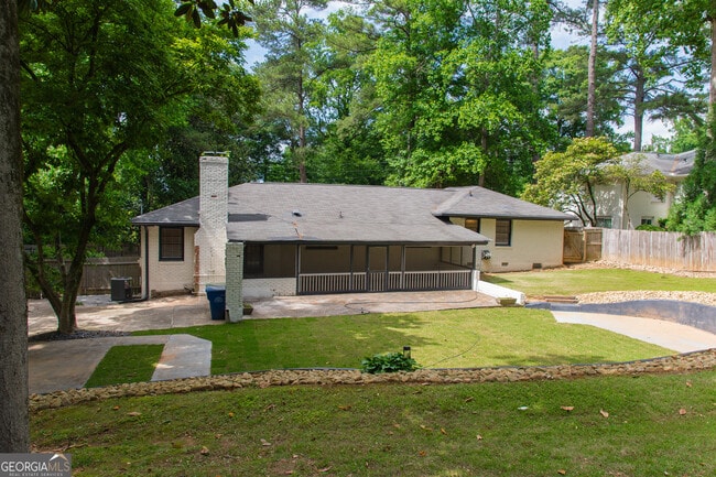 Building Photo - 4090 Land O Lakes Dr NE