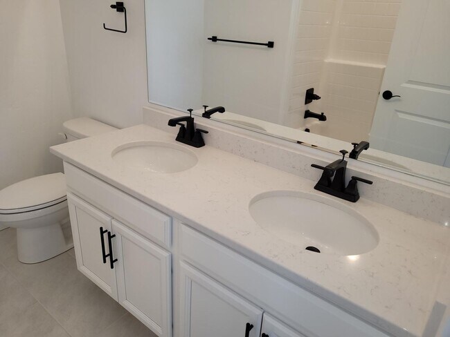 Building Photo - Stunning Newer Home In Caldwell!