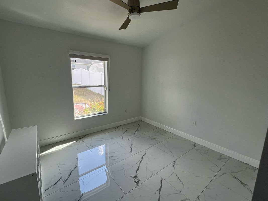 Building Photo - 920 Kingfisher Dr