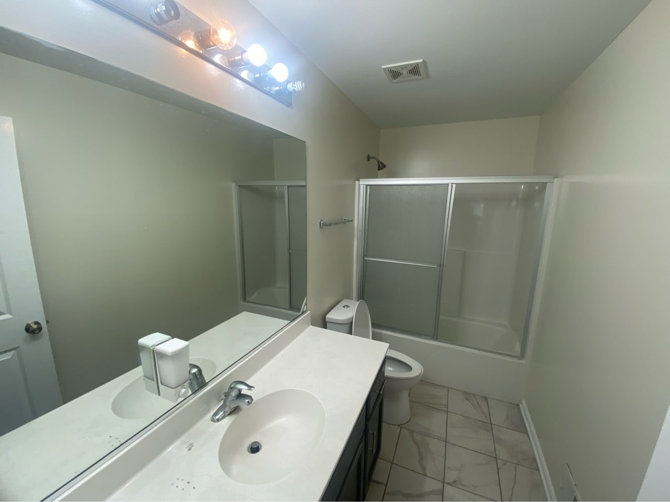 Building Photo - 8114 Seward Rd