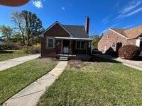 Building Photo - Fully Renovated 3 Bedroom Bungalow