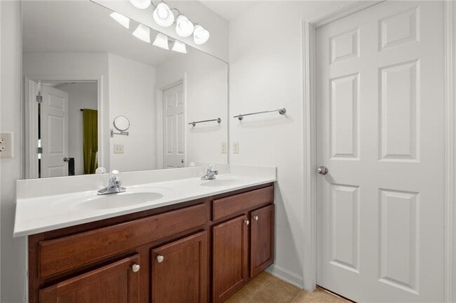 Building Photo - 2682 Pointcrest Way