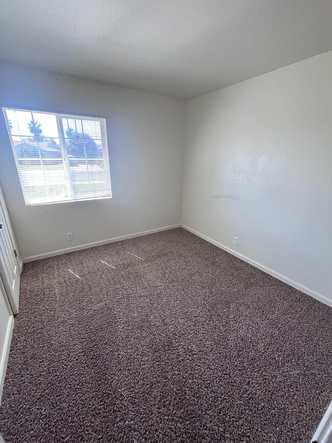 Building Photo - NICE HOME IN SACRAMENTO!!