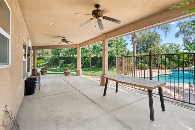 Building Photo - 687 Glenn View Ct