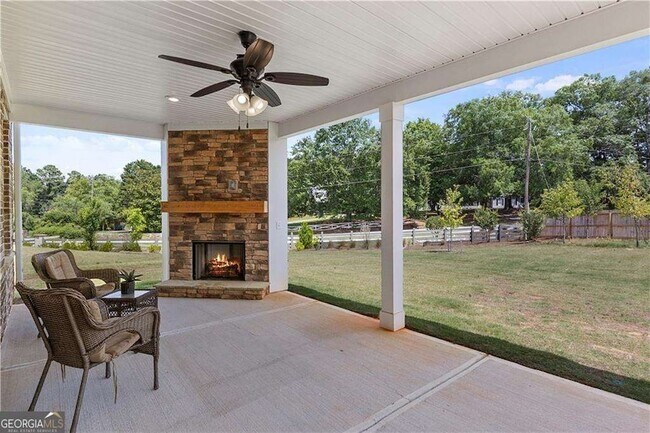 Building Photo - 213 Chiswick Lp