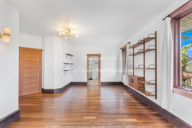 Building Photo - Spacious Large Sanctuary in SE Portland’s ...