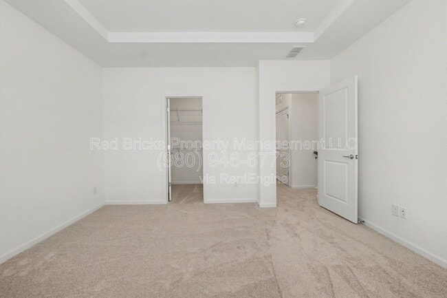 Building Photo - 2007 Hawksworth Ln