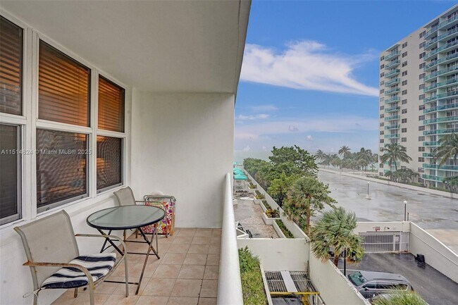 Building Photo - 3725 S Ocean Dr