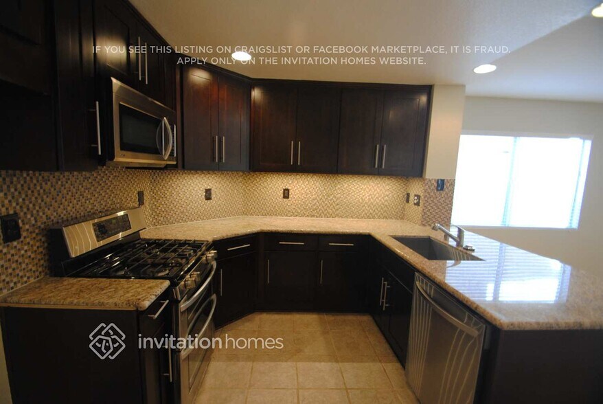 Building Photo - 895 Pathfinder Way