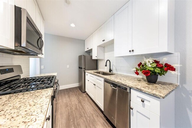 Building Photo - 1423 Braes Ridge Dr