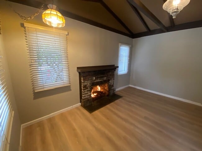 Building Photo - Cozy Pacific Grove Cottage