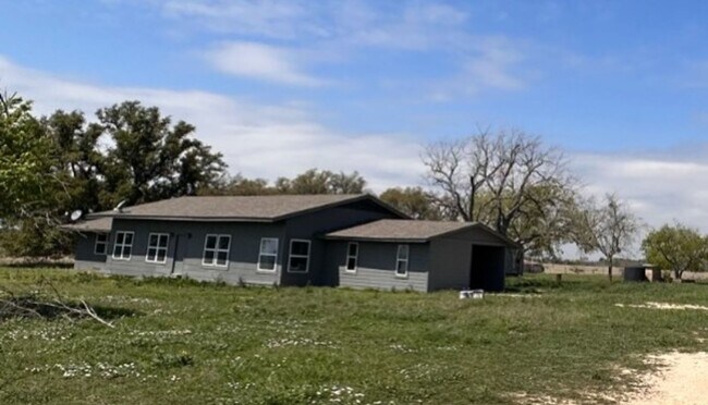 Building Photo - 850 County Road 218,