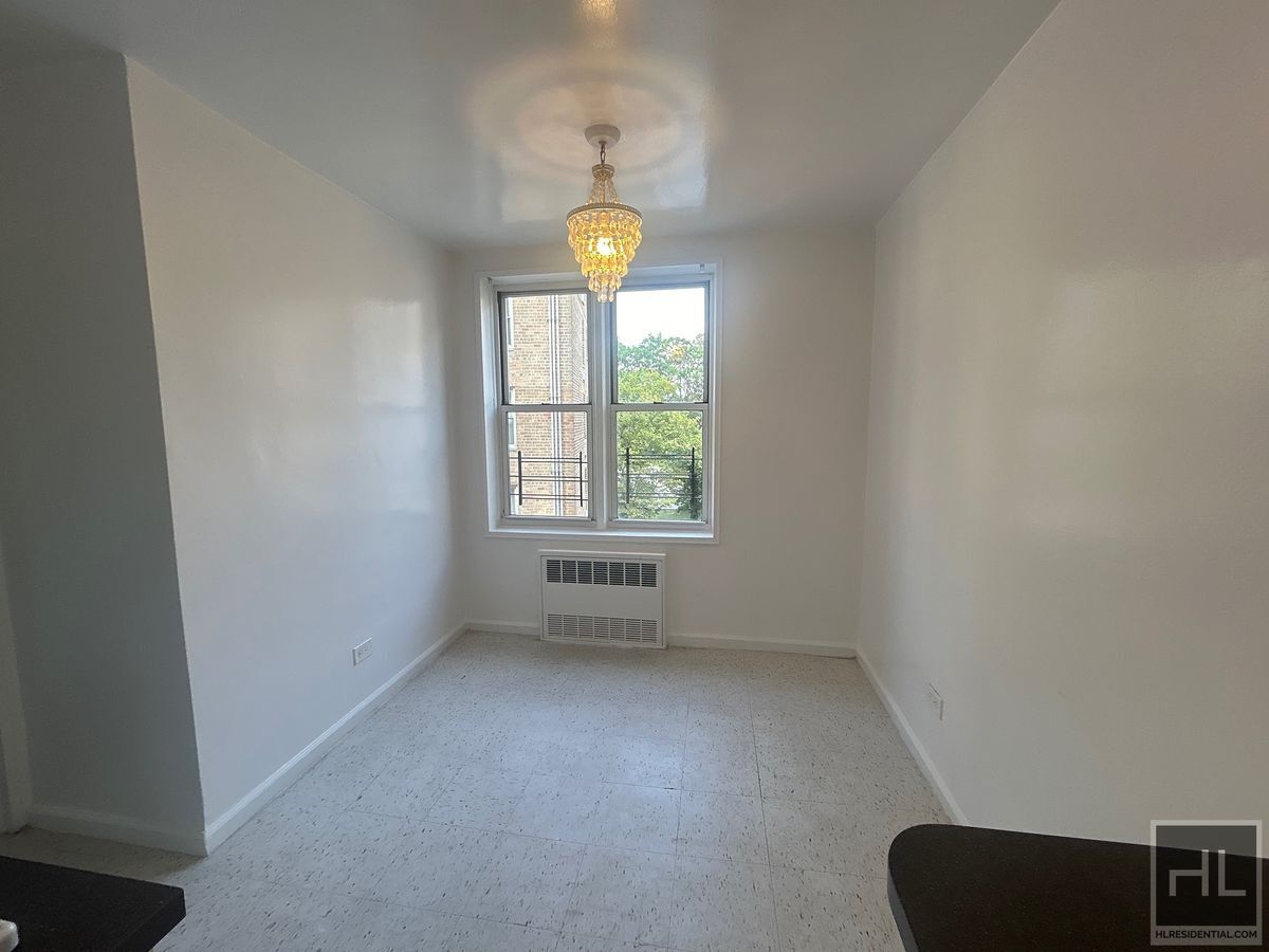 Building Photo - GRAND CENTRAL PARKWAY