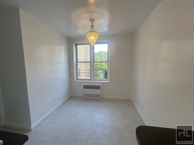 Building Photo - 245-20 Grand Central Pkwy