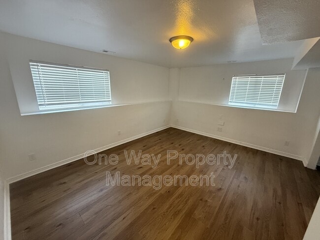 Building Photo - 4541 Dinosaur Ct