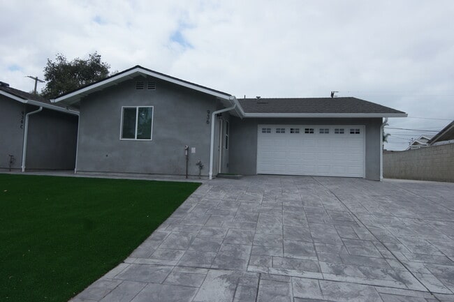 Building Photo - 936 Calle Pensamiento