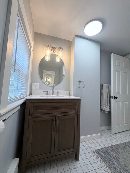 Bathroom Vanity - 221 Baldwin St