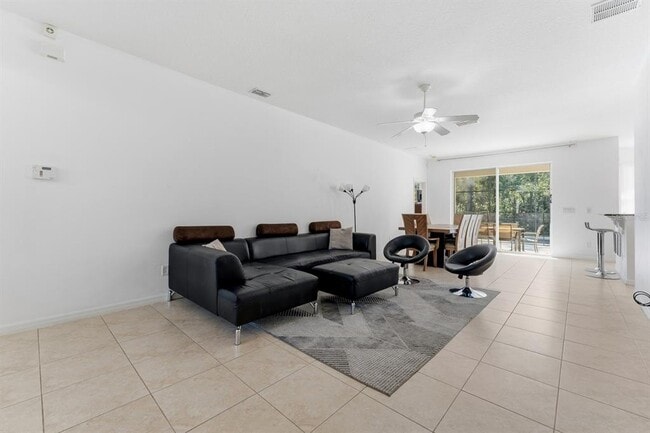 Building Photo - 4704 Blue Diamond St