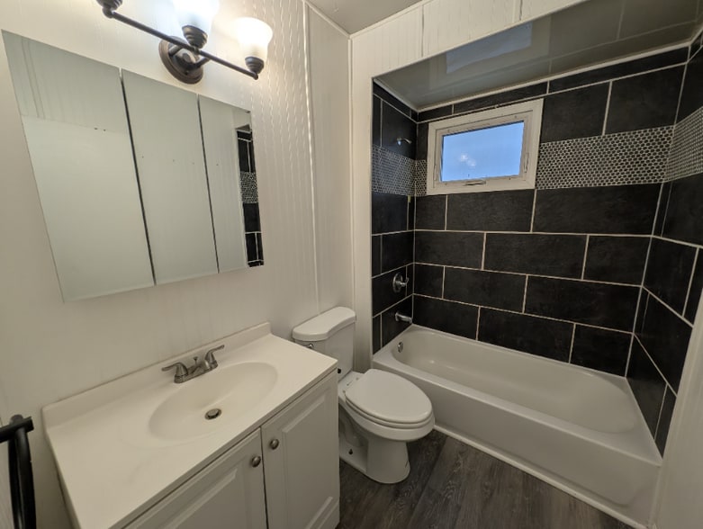 Building Photo - 29 Ritt Ave