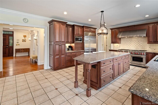 Building Photo - 11 Lost Nations Rd