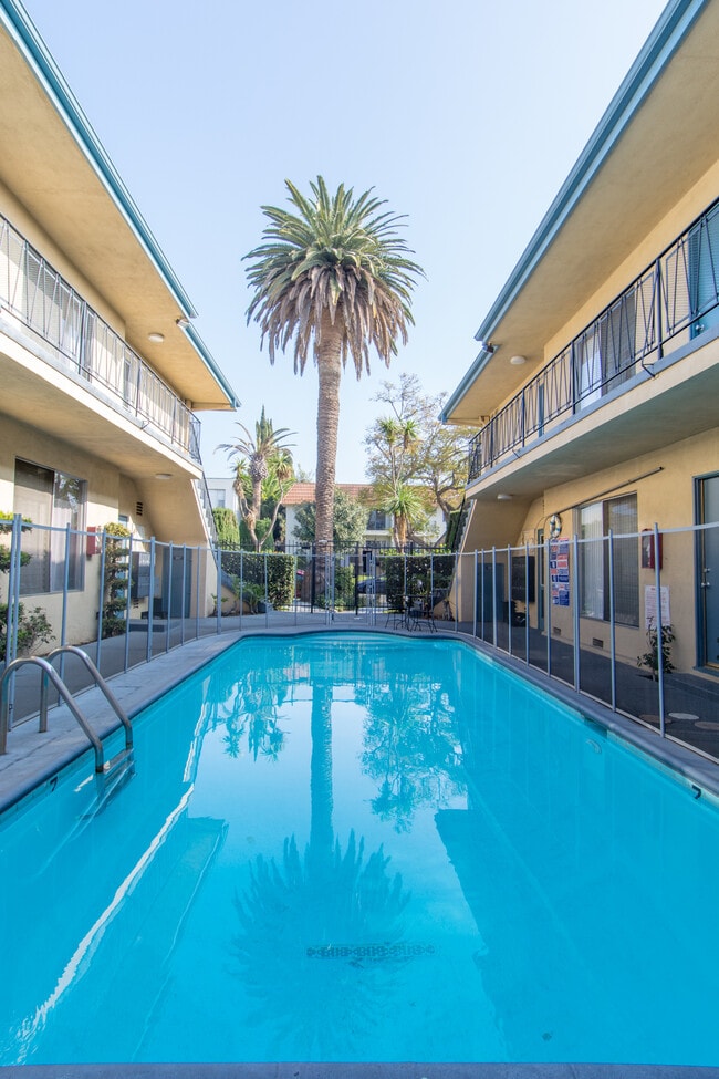 Building Photo - 3439 Vinton Ave