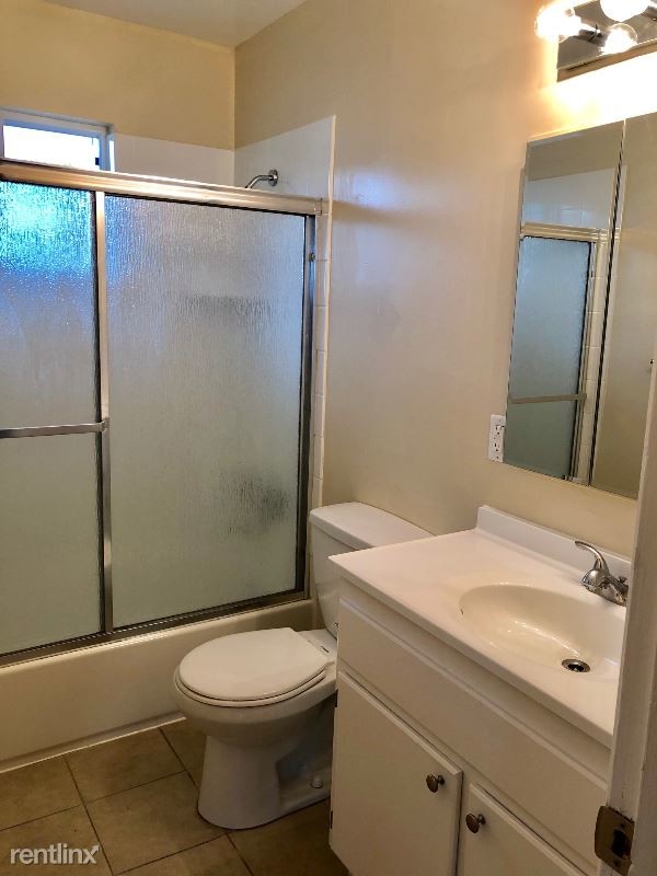 Building Photo - 953 Helen Ave