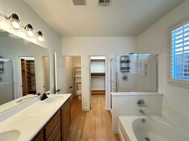 Building Photo - Summerlin West & Summerlin
