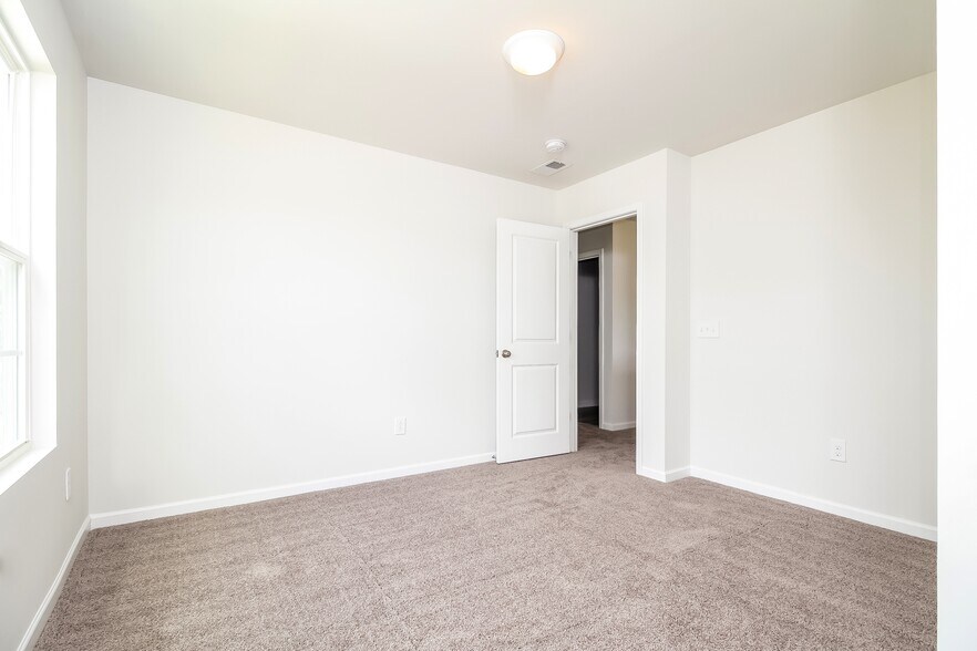 Building Photo - 210 Celebration Ave