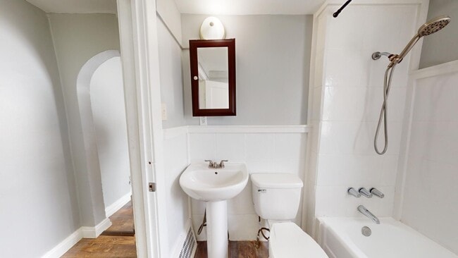 Building Photo - 3523 Walton Ave