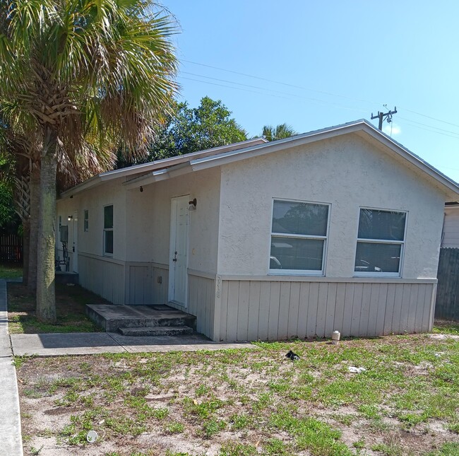 Primary Photo - 710 51st St