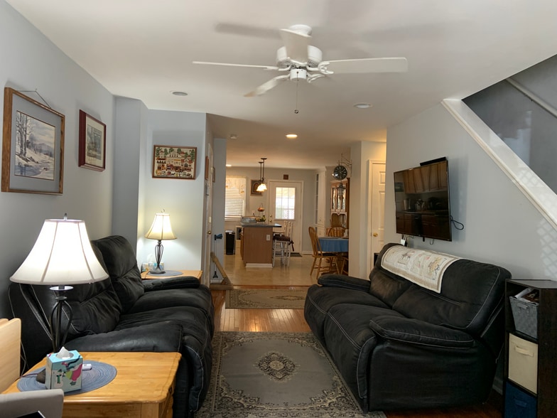 Modern Open Layout - 3732 Falls Rd