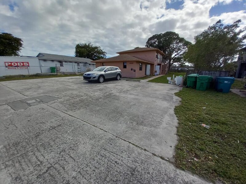 Building Photo - 1649 W 26th St