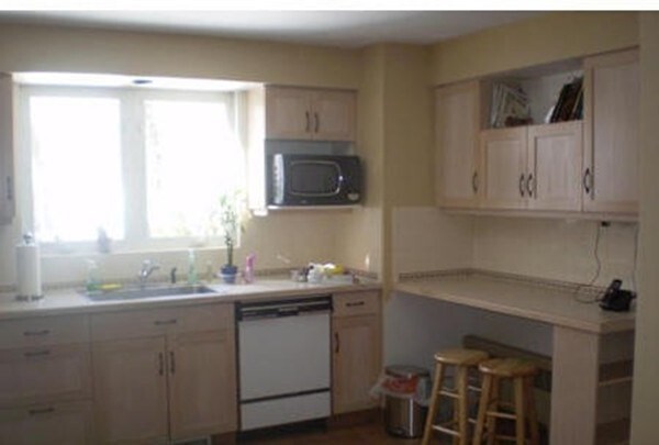 Building Photo - 15 Glazer Rd