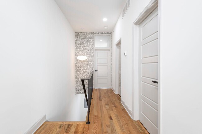 Building Photo - 3116 Clifford St