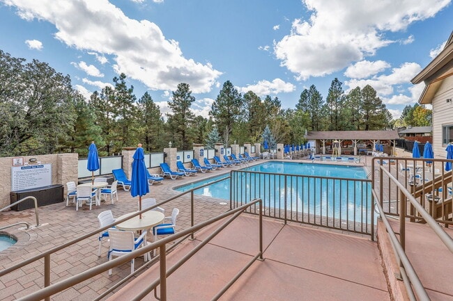 Building Photo - 2650 N Valley View Rd