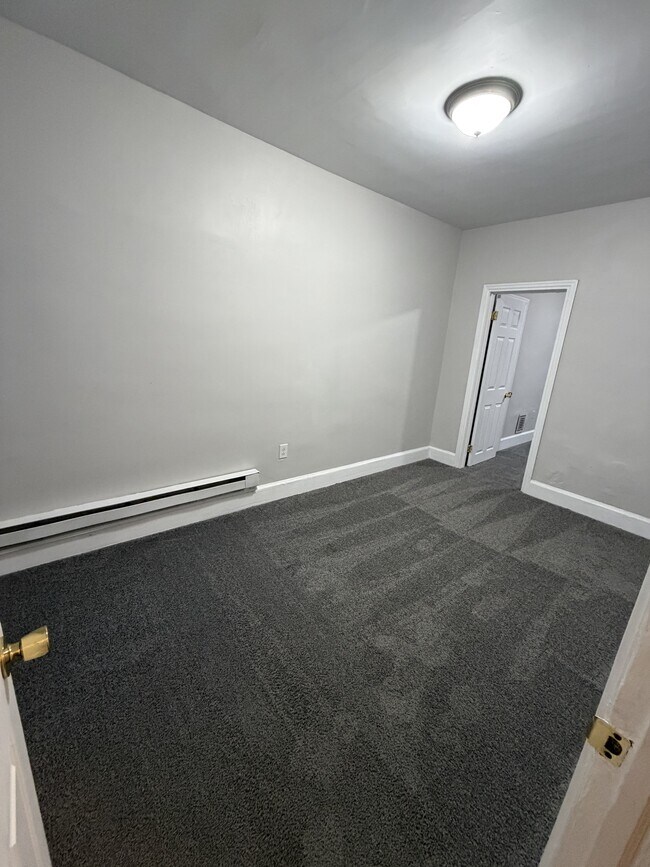 Building Photo - 1442 N Newkirk St