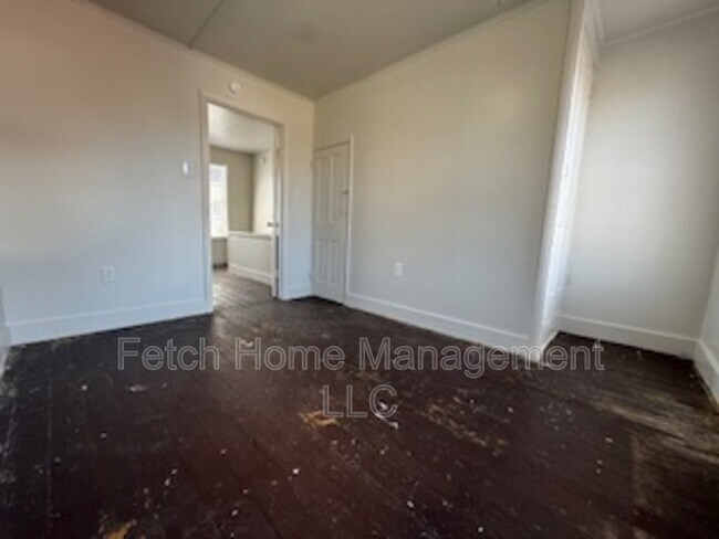 Building Photo - 230 W Mifflin St