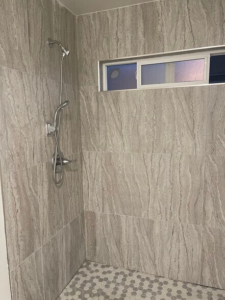 Building Photo - 12662 Bradley Ave