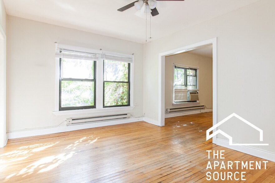Primary Photo - 732 W Roscoe St
