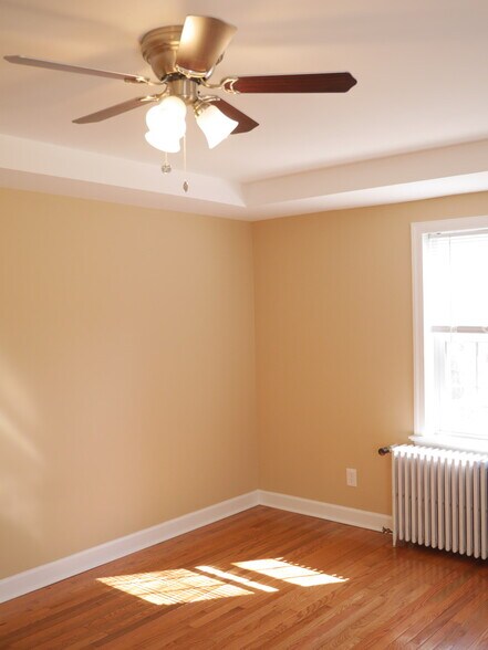 Building Photo - 812 Greenwood Cir