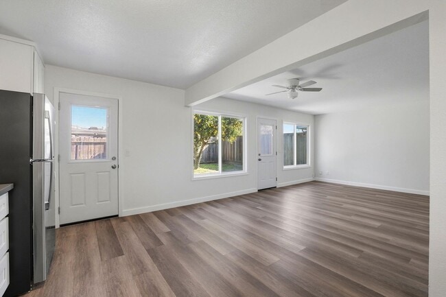 Building Photo - Recently Upgraded 3 Bedroom Home in San Jose
