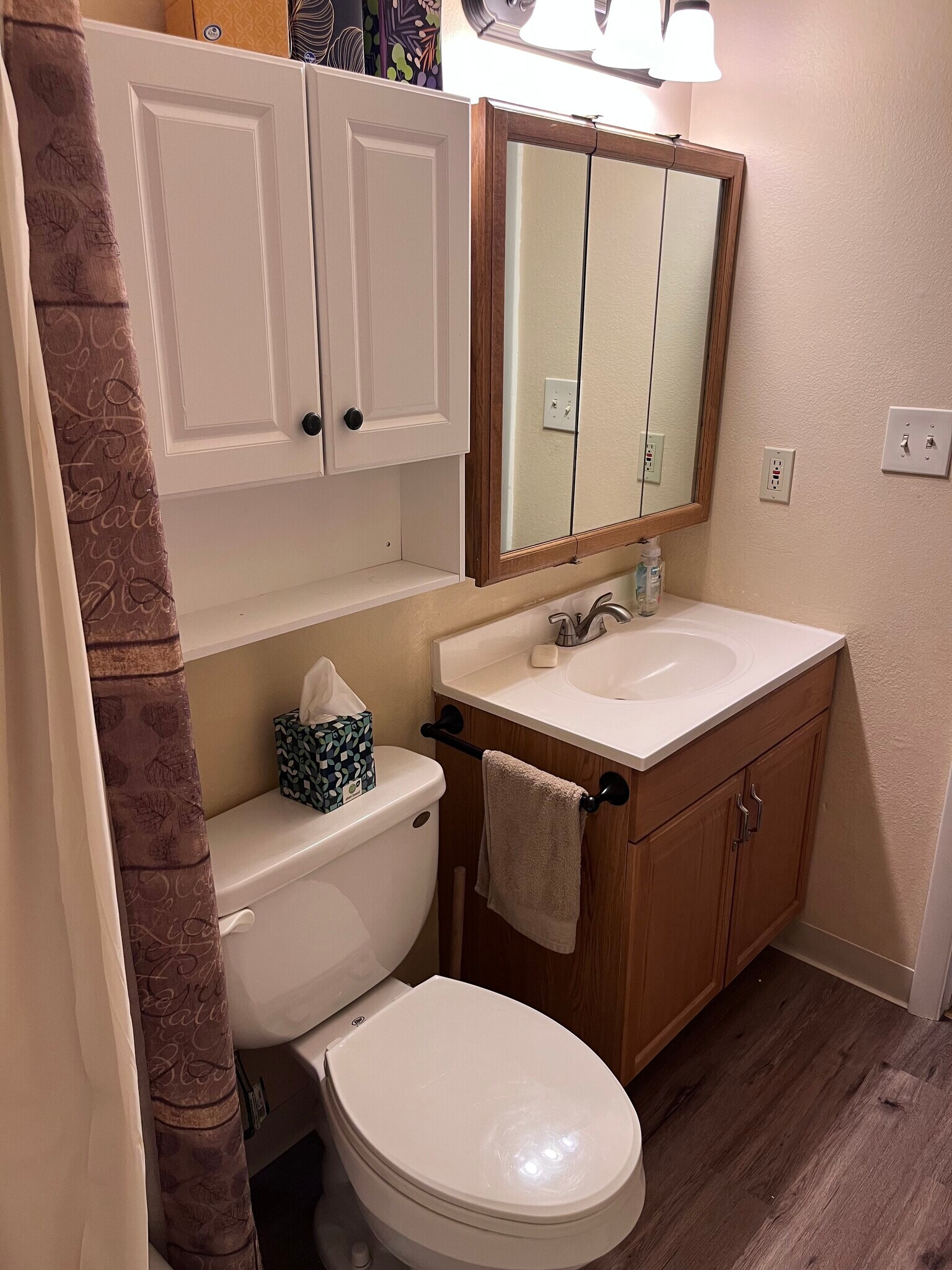 Building Photo - 2600 Parklake Ct