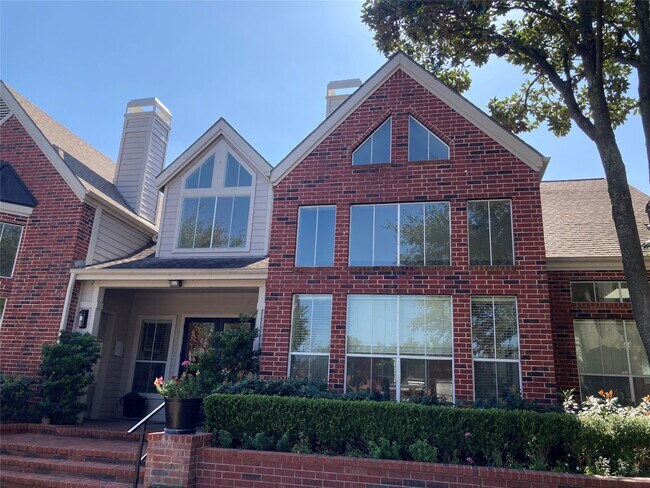 Building Photo - 1330 Old Spanish Trl