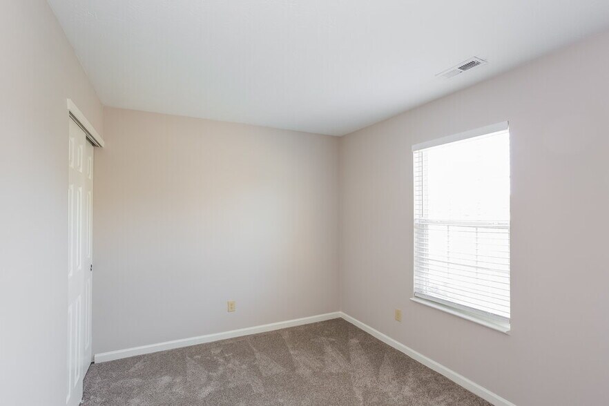 Building Photo - 11550 Ross Common Dr