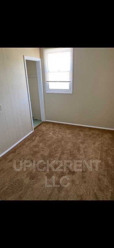 Building Photo - 11301 Main St