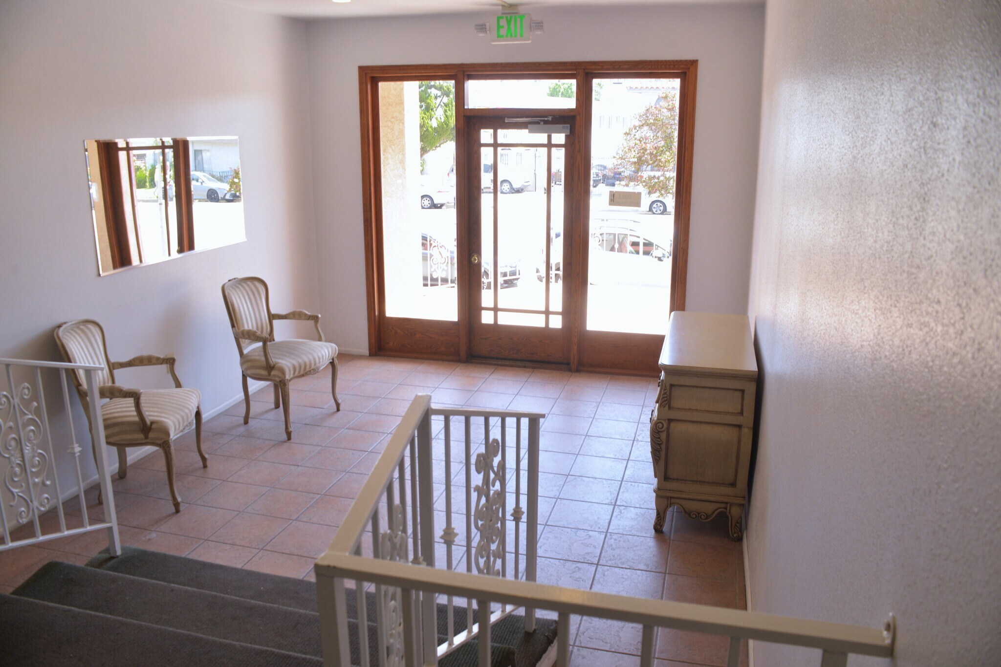 Main Building Entry - 4705 Kester Ave