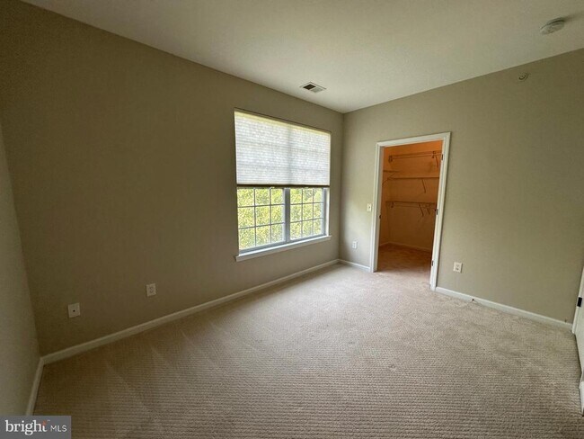 Building Photo - 1424 Colts Cir