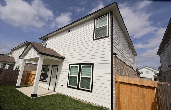 Building Photo - 8603 Blueberry Ash St