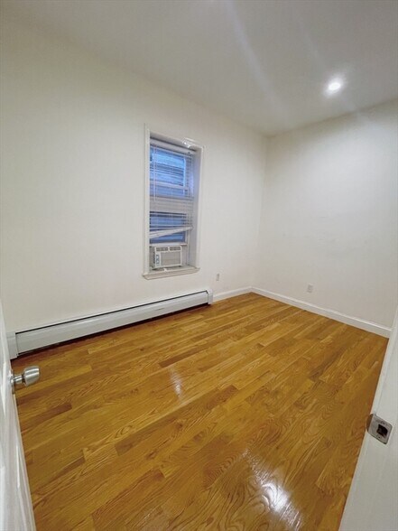 Building Photo - 63 Middle St