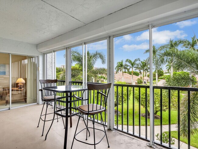 Building Photo - 555 Park Shore Dr